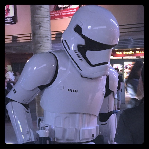 Meet your Posher, Loren - Picture 1 of 1